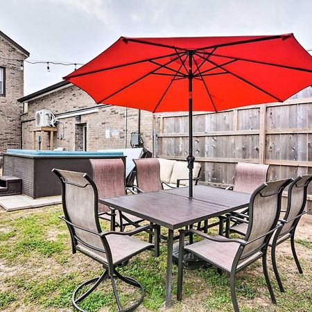 Cozy Galveston Apartment - Walk To Beach And Dining Esterno foto