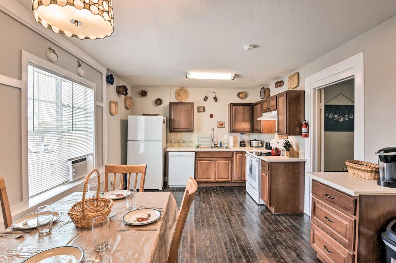 Cozy Galveston Apartment - Walk To Beach And Dining Esterno foto