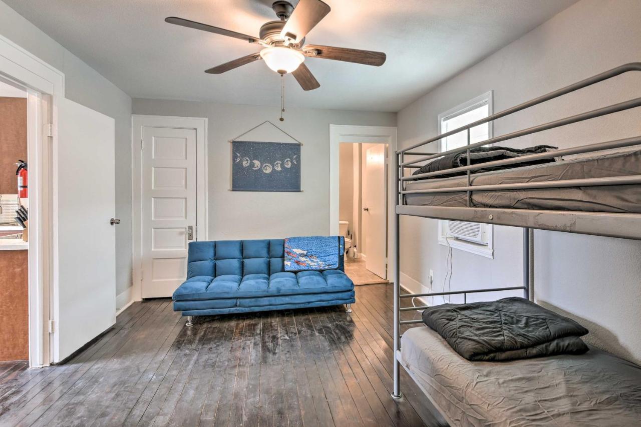 Cozy Galveston Apartment - Walk To Beach And Dining Esterno foto